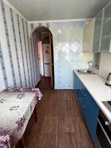 Тополина вул., 22