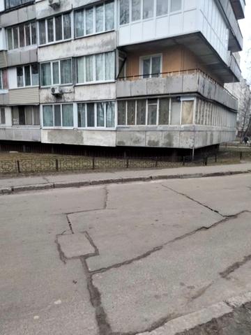Академіка Булаховського вул., 30