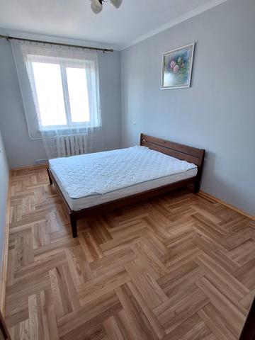Івана Величковського вул., 8