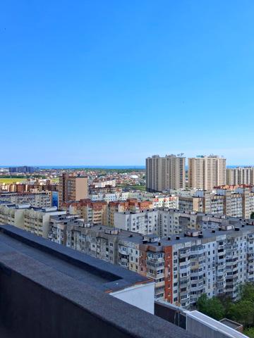 Владислава Бувалкіна вул., (Будинок 1)