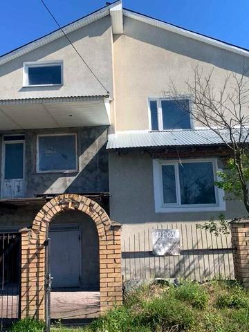 Петра Сагайдачного вул., 19