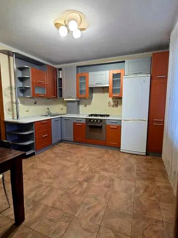Панаса Мирного вул., 31/3
