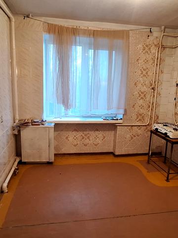 Станційна вул., 4
