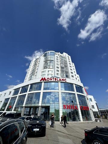 Степана Бандери вул., (Будинок 1)
