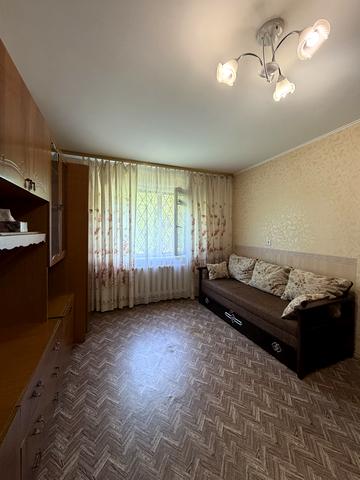 Анни Ахматової вул., 15