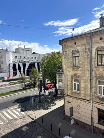 Медова вул., 7