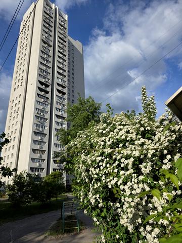 Героїв просп., 1-Б