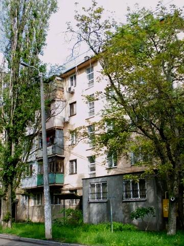 Іцхака Рабіна вул., 18