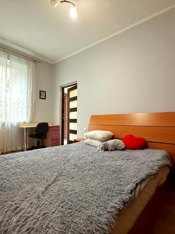 Бернарда Меретина вул., 7
