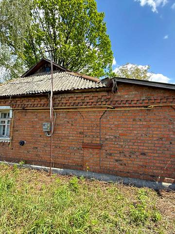 Космонавтів вул., 5