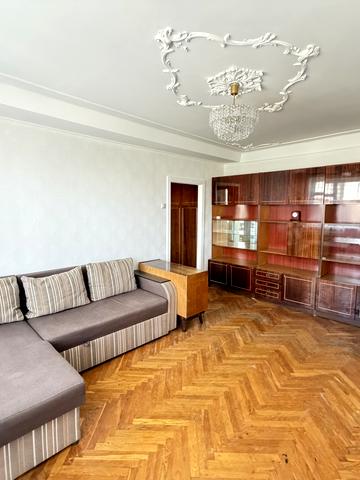 Кловський узвіз, 24