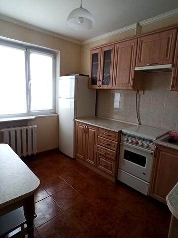 Празька вул., 32