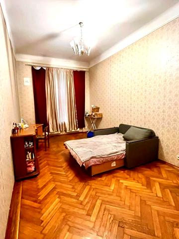 Євгена Коновальця вул. (), 36