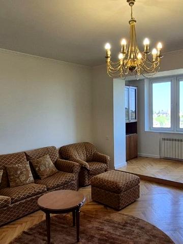 Старонаводницька вул., 8