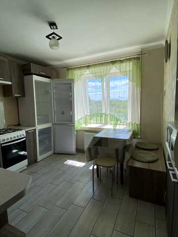 Чорновола вул., 182б