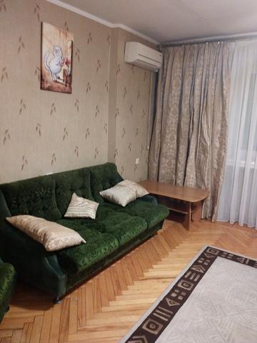 Незалежності вул., 10