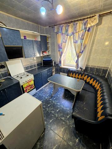 Лазурна вул., 42