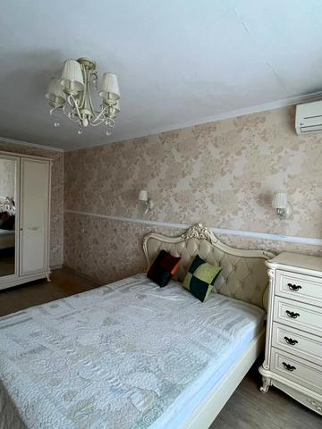 Юрія Кондратюка вул. (Комунарівська), 11