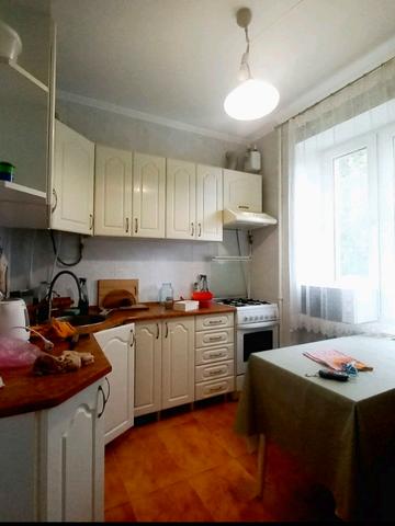 Довженка вул., 8