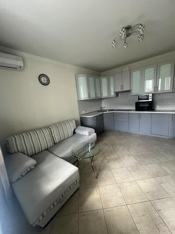 Голосіївський просп. (40-річчя Жовтня), 30-Б