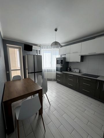 Грушевського вул., 21
