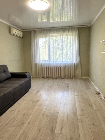 Героїв просп., 37