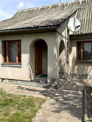 Комаровецька, 26