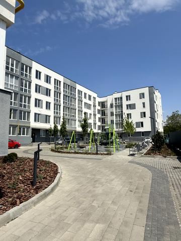Бережанська вул., (Будинок 1)