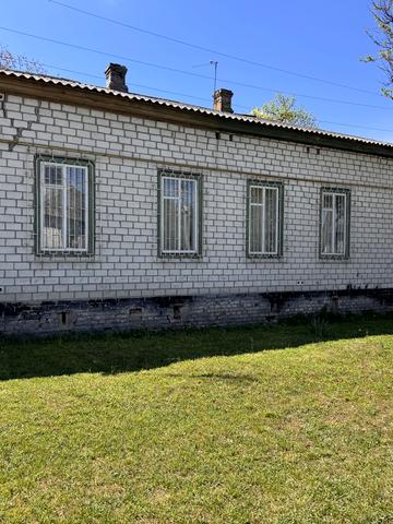 Будівельників, 8