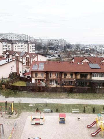 Івана Кожедуба вул., 54
