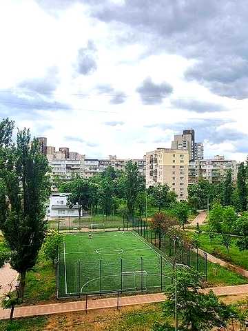 Івана Миколайчука вул. (Серафимовича), 3