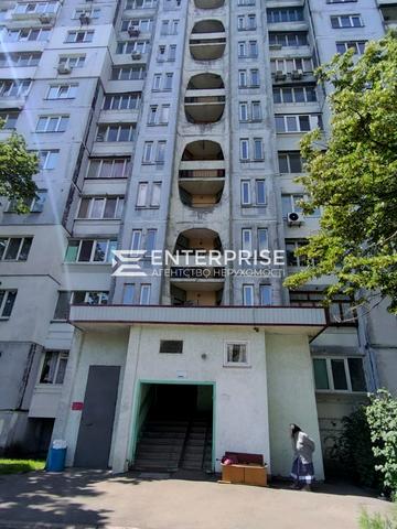 Миколи Закревського вул., 33