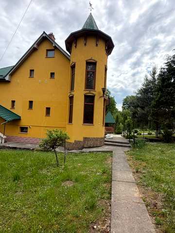 Центральна вул., 18