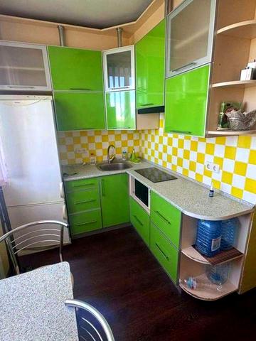 Луї Пастера вул., 324