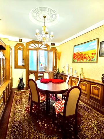 Лазарєва вул., 4