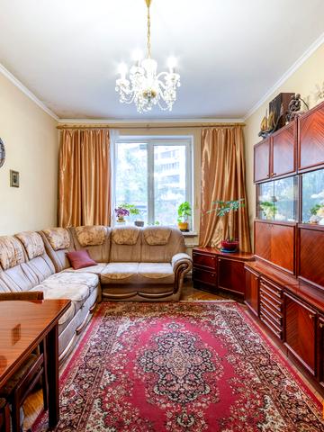 Івана Світличного вул. (Петровського), 10