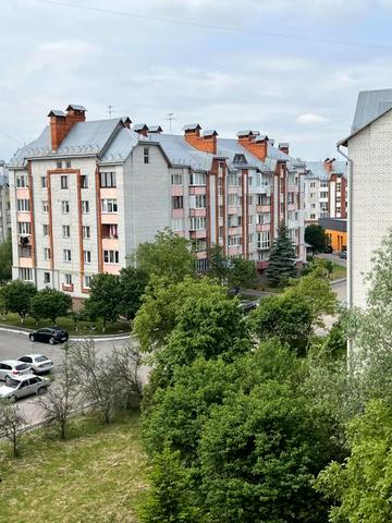 Євгена Коновальця вул., 17