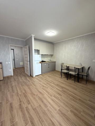 Металургів вул., 35