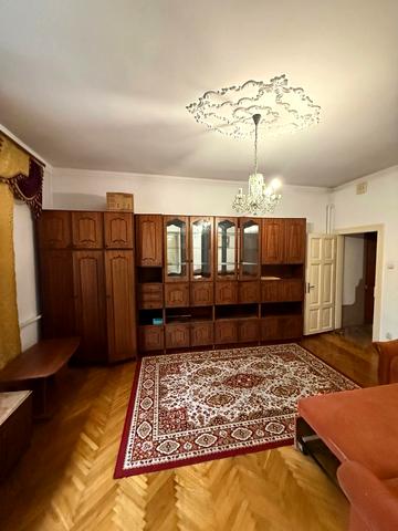 Пекарська вул., 15