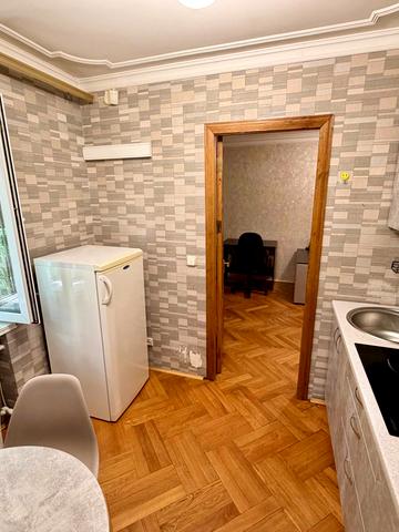 Олександра Поля просп. (Кірова), 50-А