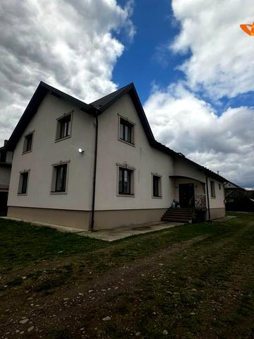 Миру, 55