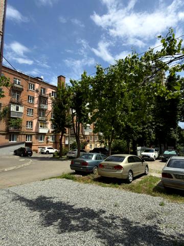 Героїв Крут вул. (Фурманова), 1