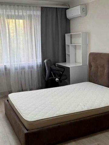 Юрківська вул., 18