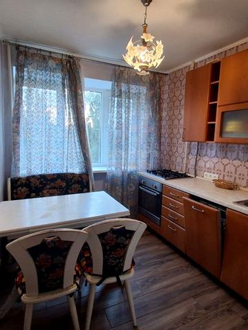 Незалежності вул., 10