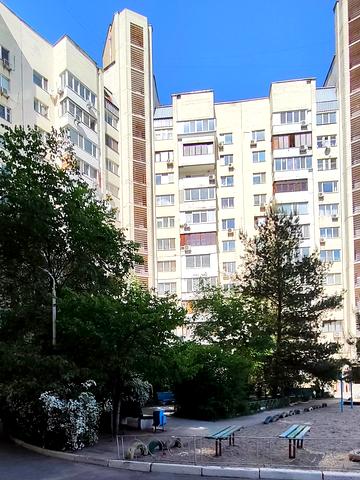 Миколи Бажана просп., 30