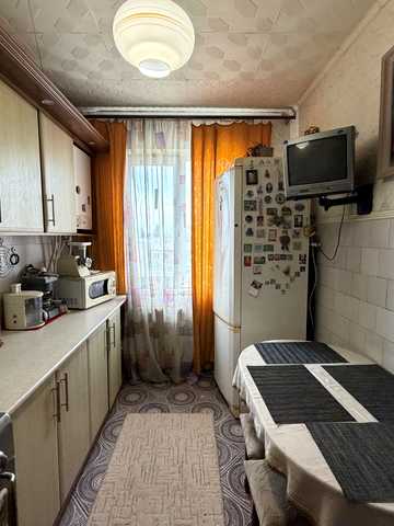 Михайла Грушевського вул., 74