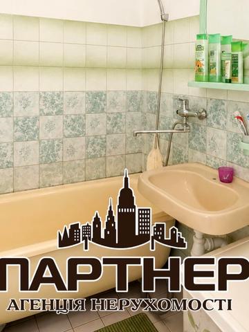 Героїв України вул. (Героїв Сталінграду), 35