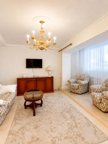 Русанівський бульв., 1
