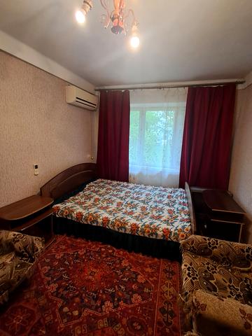 Чарівна вул., 151