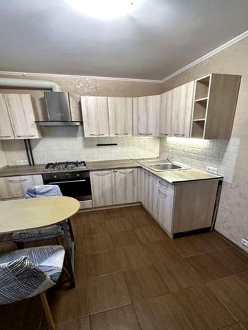 Героїв просп., 19
